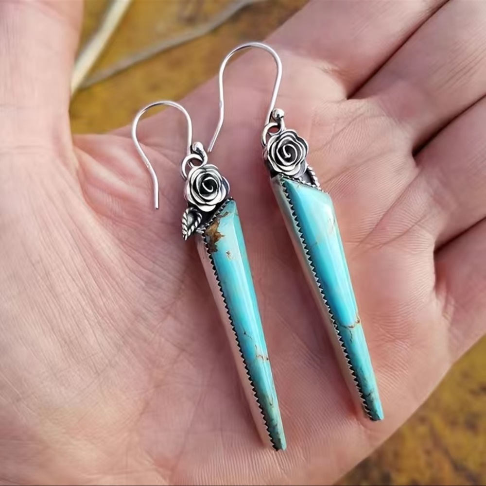 🔴 CLEARANCE 🌹 NWT 925 SILVER PLATED FAUX TURQUOISE DANGLE ROSE EARRINGS - Picture 2 of 3